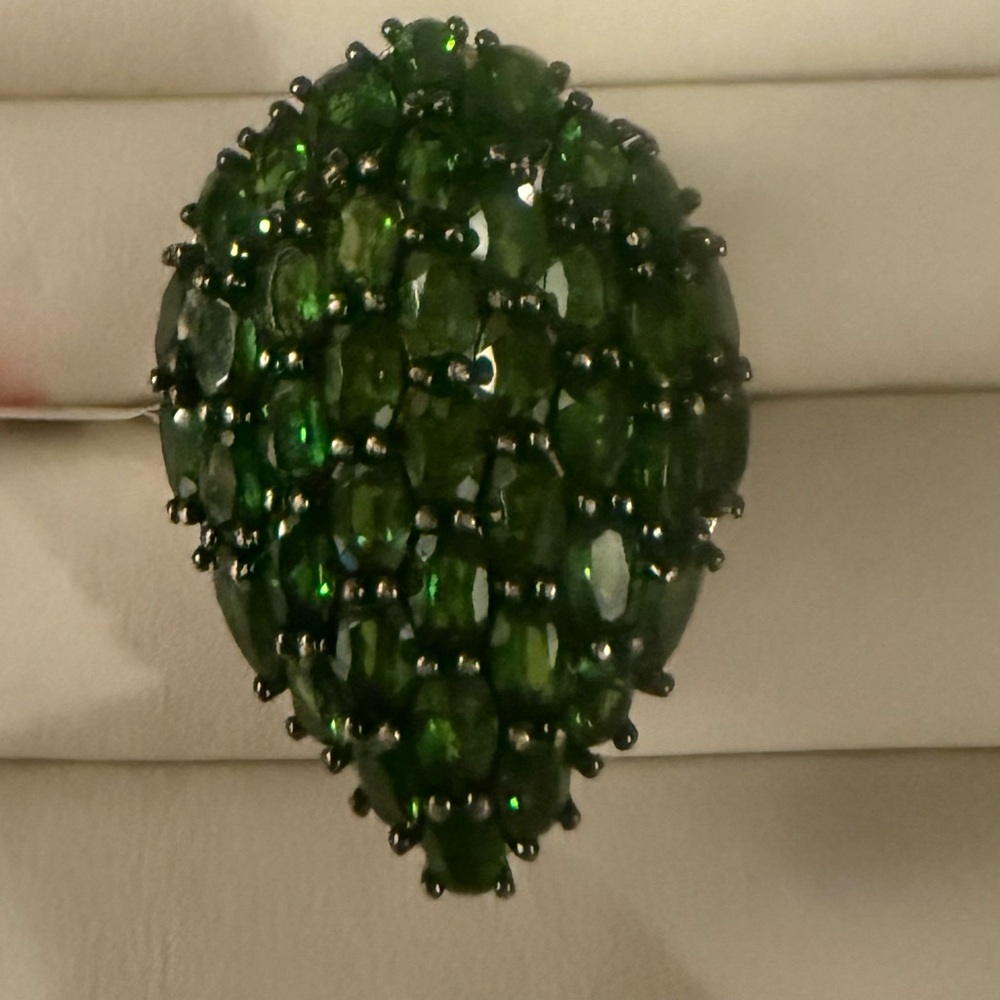 Luxurious Emerald Cluster Ring Silver 925